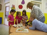 Výtvarná dílna p.Junová - dárek pro maminku